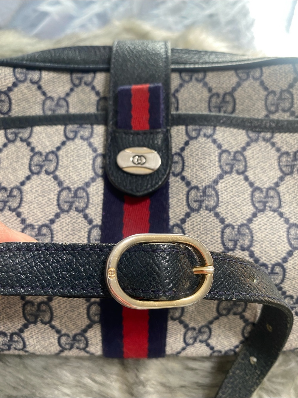 Gucci Beige GG Supreme Canvas Crossbody with Red & Blue Web - Picture 3 of 13